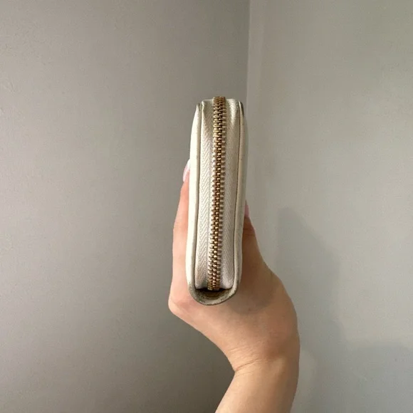 Gucci Beige Leather Zip-Around Wallet